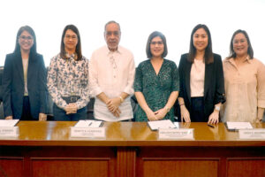 (L-R) From Phil. Veterans Bank _ Charina Balanquit, FVP, Chief Digital Marketing Officer_ Geraldine Romano, VP, Head-Branch Banking Group Sales Center_ Renato Claravall, President and Acting CEO_ From Palawan Gro