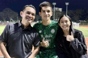 FOOTBALL FAMILY. Andy Lugod (center) with his father Ian and sister Alexa. (Contributed Photo)