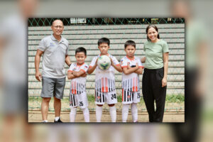 FOOTBALL FAMILY. Awing Maagad (left) and Mae Maagad (right) with their football playing kids (LR) Ylva, Xylem and Zion are off the Singapore to compete in the 10th Junior Soccer School and League (JSSL) Singapore 7-Aside football tournament (Photo by Jack Biantan)