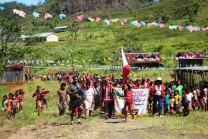 The festive tribal parade of the Indigenous Peoples in Salumayag, San Fernando, Bukidnon, showcased vibrant traditional attire, music, and dance, celebrating their rich cultural heritage. (Photo by JNCL, GIP/PIA 10-Bukidnon)