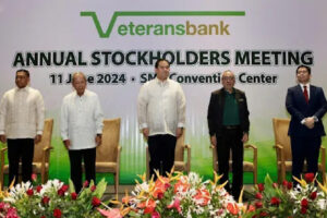 (L-R) AFP Chief of Staff Gen. Romeo S. Brawner Jr.; PVB Chairman Roberto F. De Ocampo, OBE; House Speaker Ferdinand Martin G. Romualdez; PVB President & CEO Renato Claravall; and Deputy Treasurer Eduardo Anthony G. Mariño III at the Veterans Bank Annual Stockholders’ Meeting