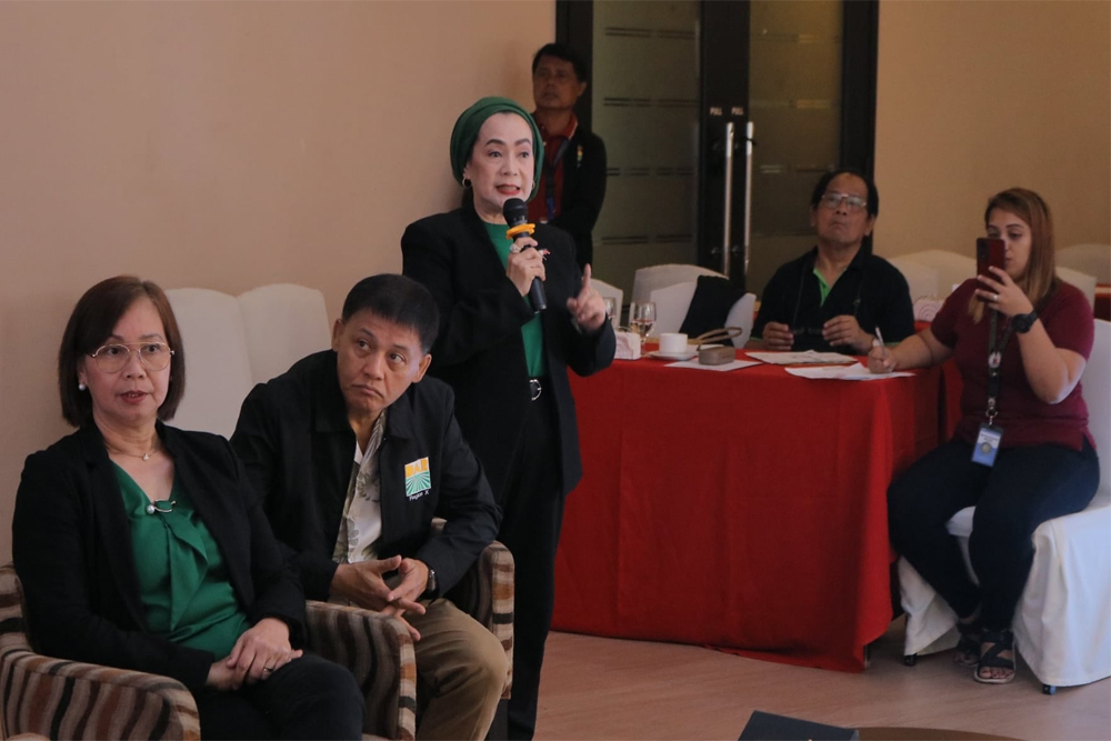 CAGAYAN DE ORO CITY - Installing recipients of Certificates of Land Ownership Awards (CLOA) under the Comprehensive Agrarian Reform Program (CARP) remains a challenge, regional officials of the Department of Agrarian Reform said. Zoraida Macadindang, DAR regional director for Northern Mindanao, said they need the military, police, and local governments to assist them in facilitating the entry of CLOA holders to the lands granted to farmers under  the CARP.